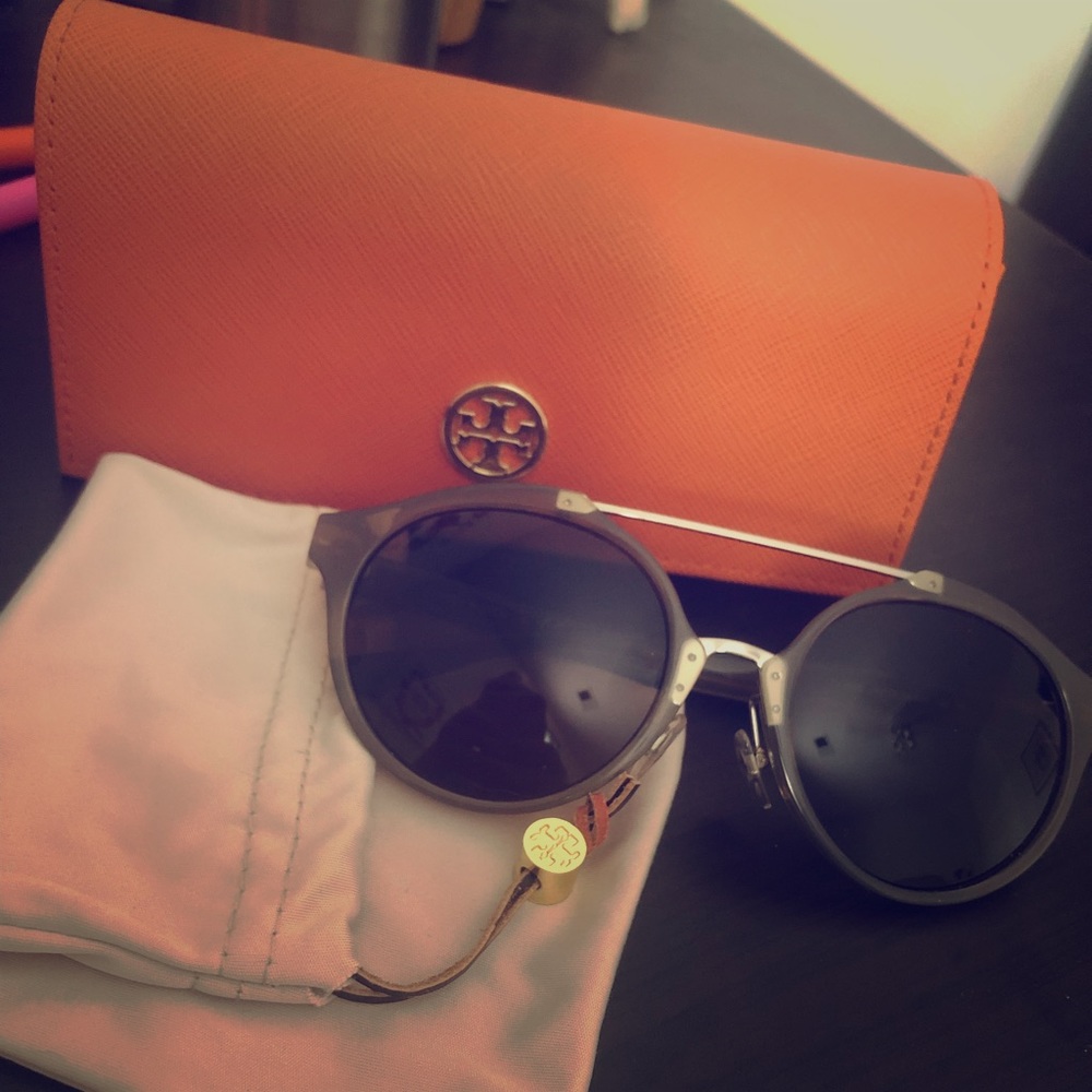 TORY BURCH ROUND AVIATOR SUNGLASSES BRAND NEW